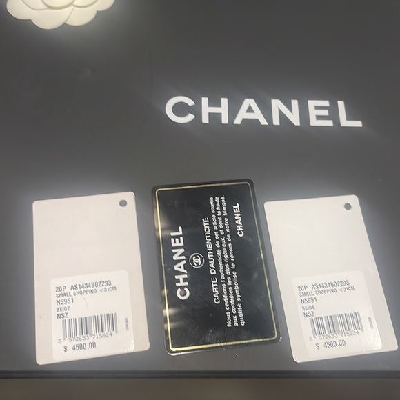 SOLD Chanel! LIKE NEW Small Shopping tote 20P beige - Picture 9 of 10